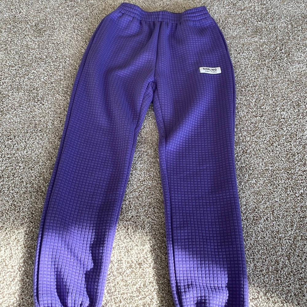 Square stitched darling sweatpants